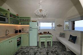 Starlight Luxury Seaside Villa & Suites