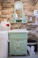 Starlight Luxury Seaside Villa & Suites