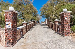 Starlight Luxury Seaside Villa & Suites