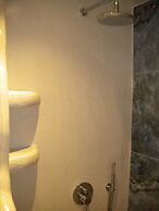 Starlight Luxury Seaside Villa & Suites