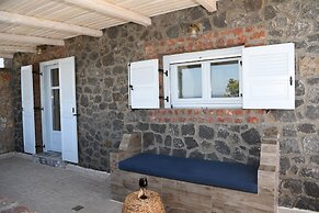 Starlight Luxury Seaside Villa & Suites