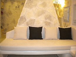 Starlight Luxury Seaside Villa & Suites