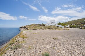 Starlight Luxury Seaside Villa & Suites