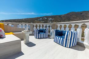 Starlight Luxury Seaside Villa & Suites