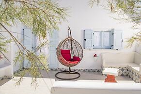 Starlight Luxury Seaside Villa & Suites