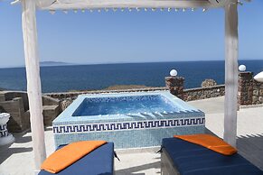 Starlight Luxury Seaside Villa & Suites