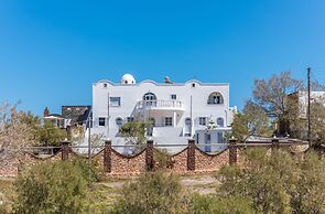 Starlight Luxury Seaside Villa & Suites