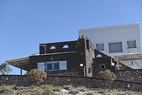 Starlight Luxury Seaside Villa & Suites