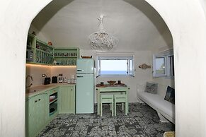 Starlight Luxury Seaside Villa & Suites