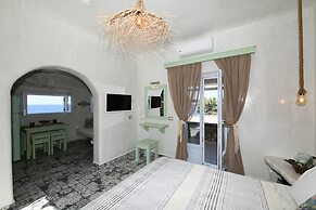 Starlight Luxury Seaside Villa & Suites