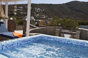 Starlight Luxury Seaside Villa & Suites