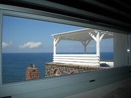 Starlight Luxury Seaside Villa & Suites