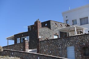 Starlight Luxury Seaside Villa & Suites