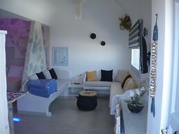 Starlight Luxury Seaside Villa & Suites
