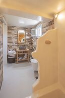 Starlight Luxury Seaside Villa & Suites