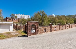 Starlight Luxury Seaside Villa & Suites