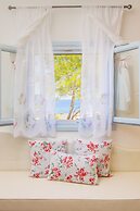 Starlight Luxury Seaside Villa & Suites