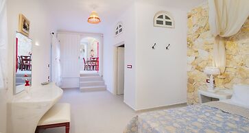 Starlight Luxury Seaside Villa & Suites