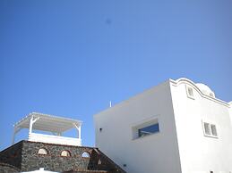 Starlight Luxury Seaside Villa & Suites