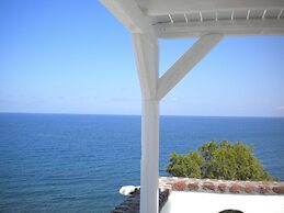 Starlight Luxury Seaside Villa & Suites