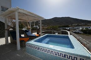 Starlight Luxury Seaside Villa & Suites