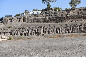 Starlight Luxury Seaside Villa & Suites