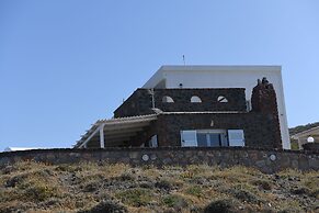 Starlight Luxury Seaside Villa & Suites