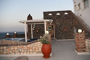 Starlight Luxury Seaside Villa & Suites