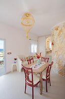 Starlight Luxury Seaside Villa & Suites