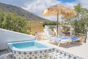 Starlight Luxury Seaside Villa & Suites