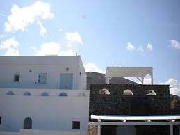 Starlight Luxury Seaside Villa & Suites