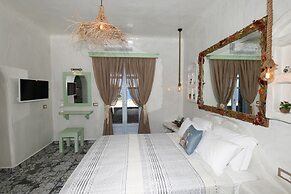 Starlight Luxury Seaside Villa & Suites