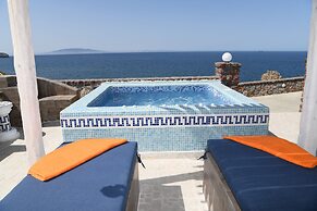 Starlight Luxury Seaside Villa & Suites