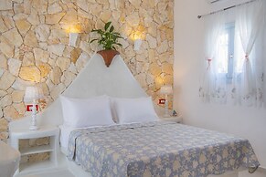 Starlight Luxury Seaside Villa & Suites