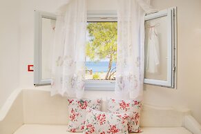 Starlight Luxury Seaside Villa & Suites