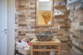 Starlight Luxury Seaside Villa & Suites