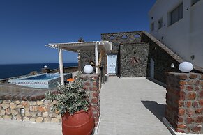 Starlight Luxury Seaside Villa & Suites