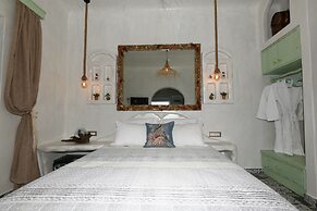 Starlight Luxury Seaside Villa & Suites