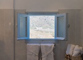 Starlight Luxury Seaside Villa & Suites