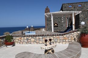 Starlight Luxury Seaside Villa & Suites