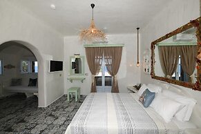 Starlight Luxury Seaside Villa & Suites