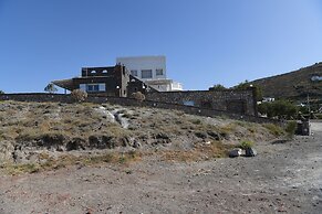 Starlight Luxury Seaside Villa & Suites