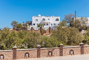 Starlight Luxury Seaside Villa & Suites