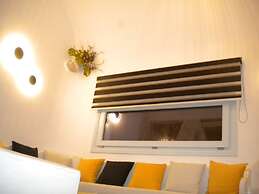 Starlight Luxury Seaside Villa & Suites