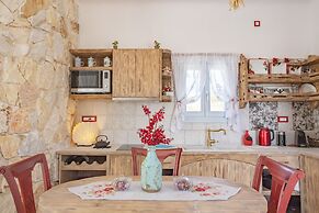 Starlight Luxury Seaside Villa & Suites