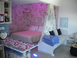 Starlight Luxury Seaside Villa & Suites