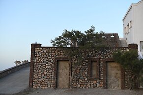 Starlight Luxury Seaside Villa & Suites