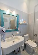 Starlight Luxury Seaside Villa & Suites