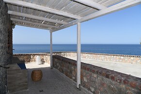 Starlight Luxury Seaside Villa & Suites