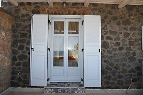 Starlight Luxury Seaside Villa & Suites